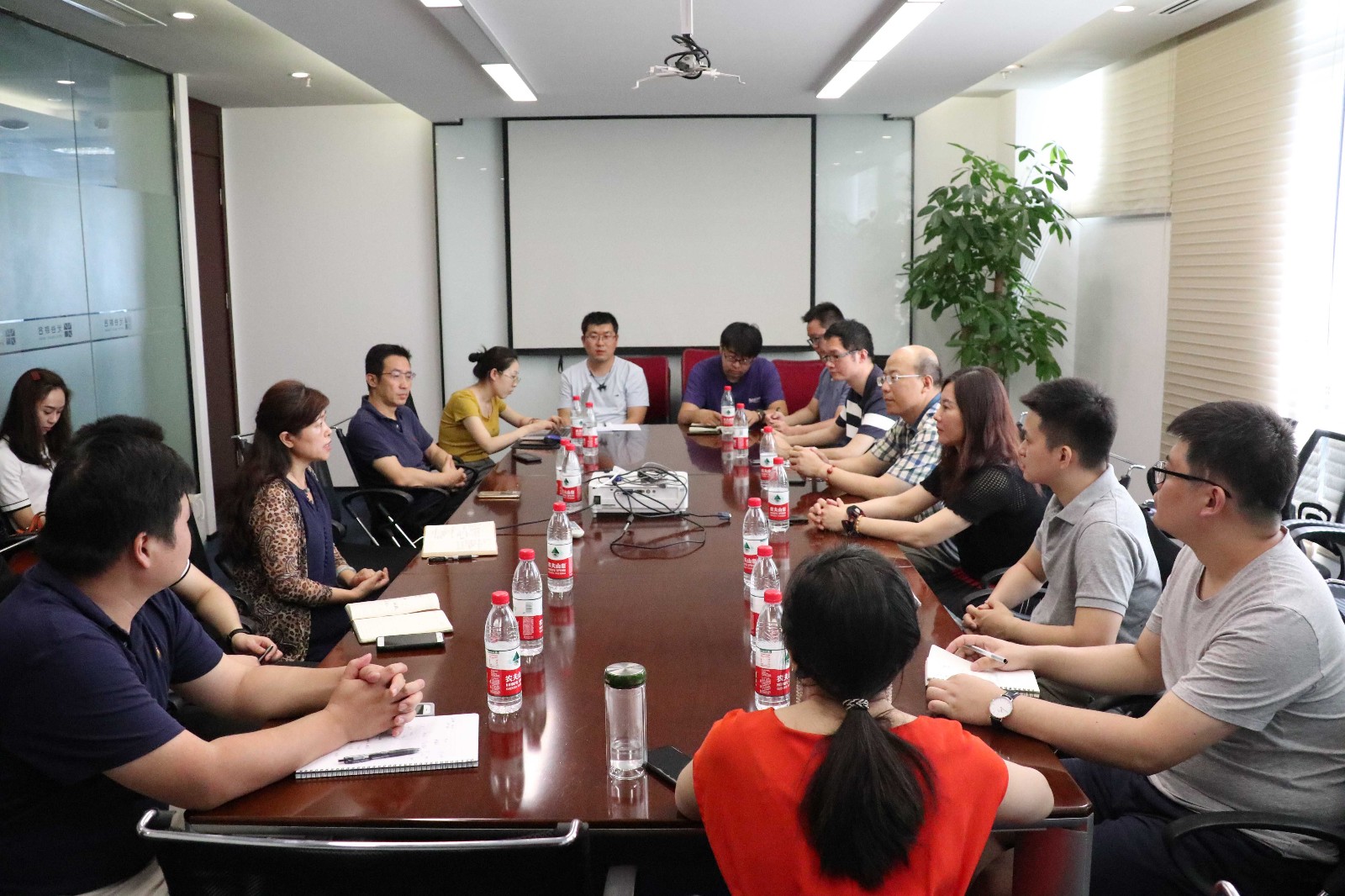 “風(fēng)檣動，龜蛇靜，起宏圖！”——記高陽捷迅武漢分中心正式成立